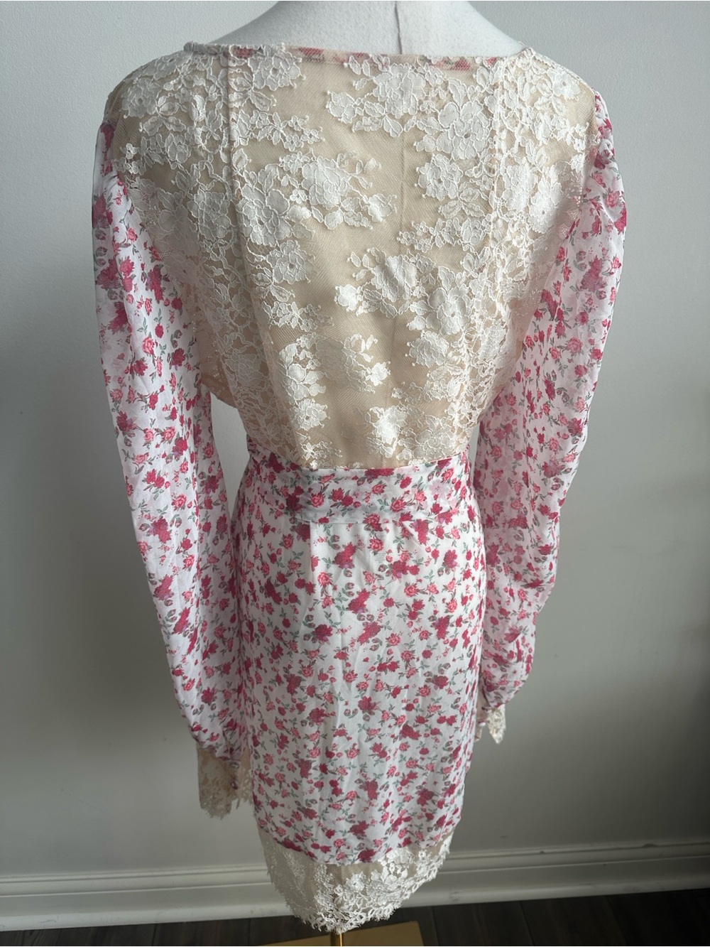 FOR LOVE & LEMONS Melrose White Floral Robe Victorias Secret Women L Feminine - Picture 3 of 11